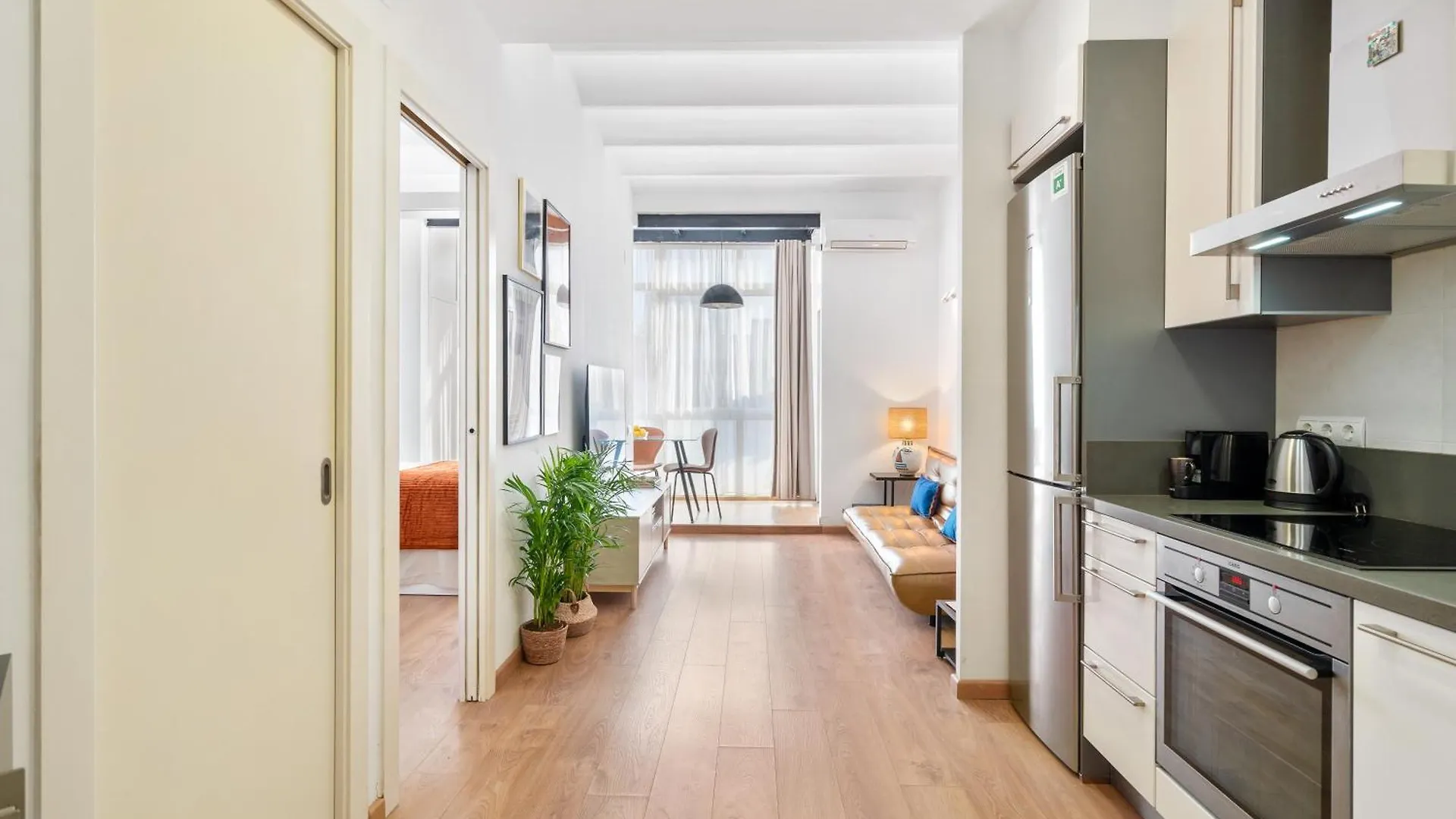 Lägenhet New Cozy 1 Bedroom, Next To Sants Estacio Barcelona